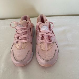 Nike Air Huarache shoes size 4.5 Y